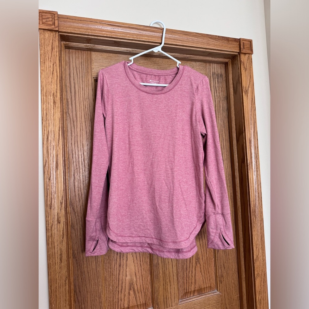 Women’s Athleta pink crewneck long sleeve, size M, NWOT, thumbholes and so soft!